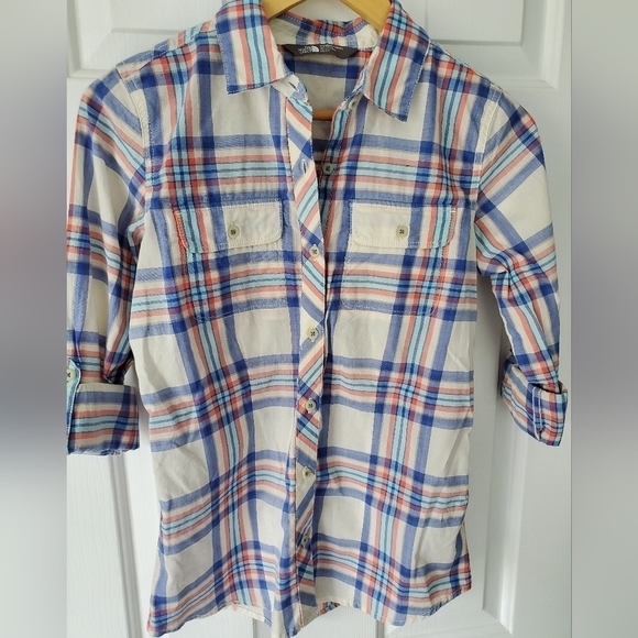 EUC The North Face Lightweight Shirt White Blue Red Roll Tab Sleeve Button Up XS - Picture 3 of 6